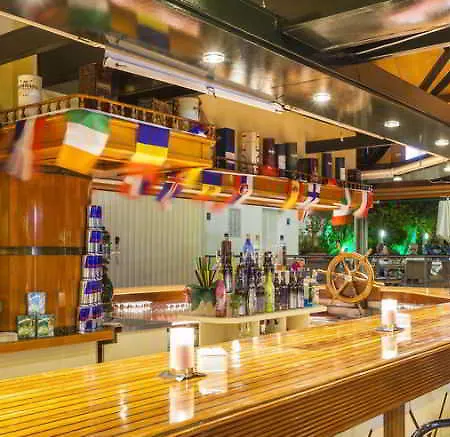 Готель Cristobal Colon